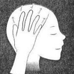 ※手のひらで頭を包むようにし、 指先で「ぎゅっと押す~ゆるめる」を 繰り返してください。